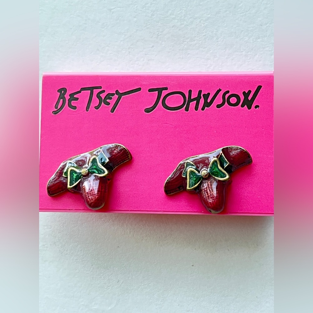 NWT Y2K Betsey Johnson Red and Green Cute Hat Earrings
